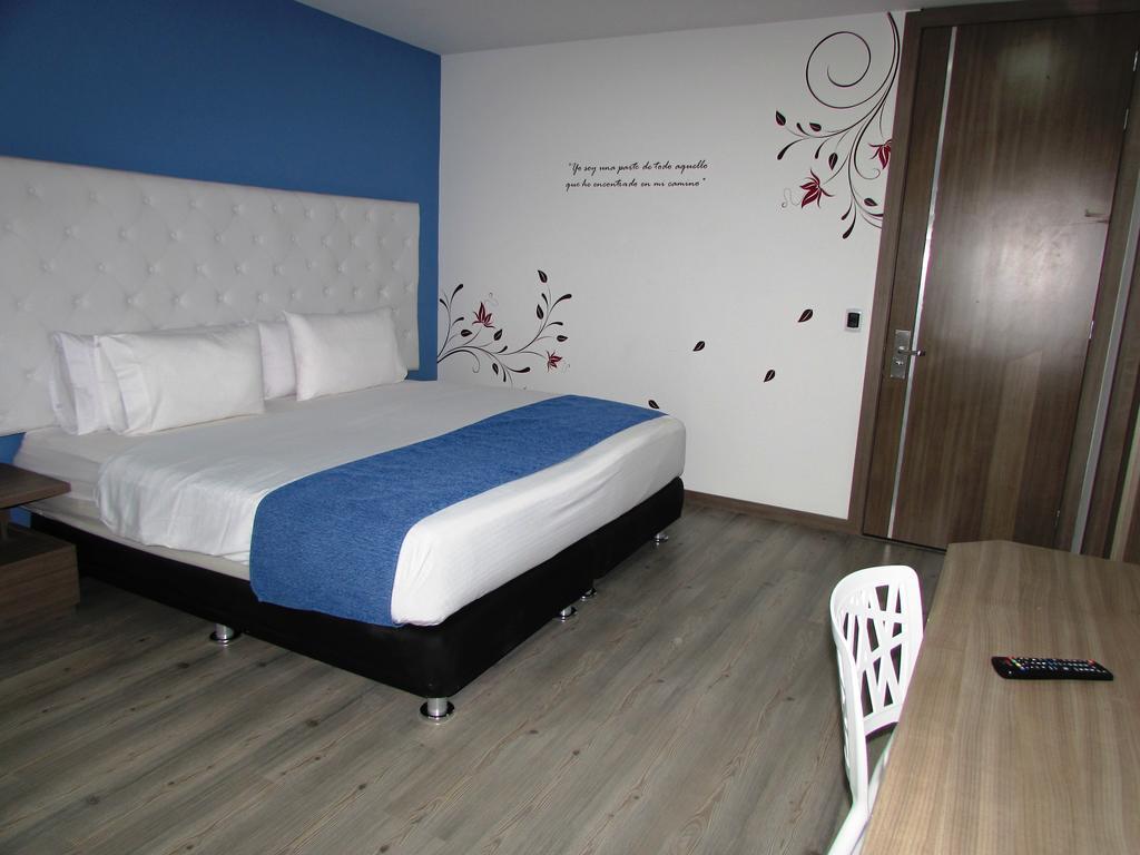 Aw Hotel Plaza Miranda Bogotá Rum bild