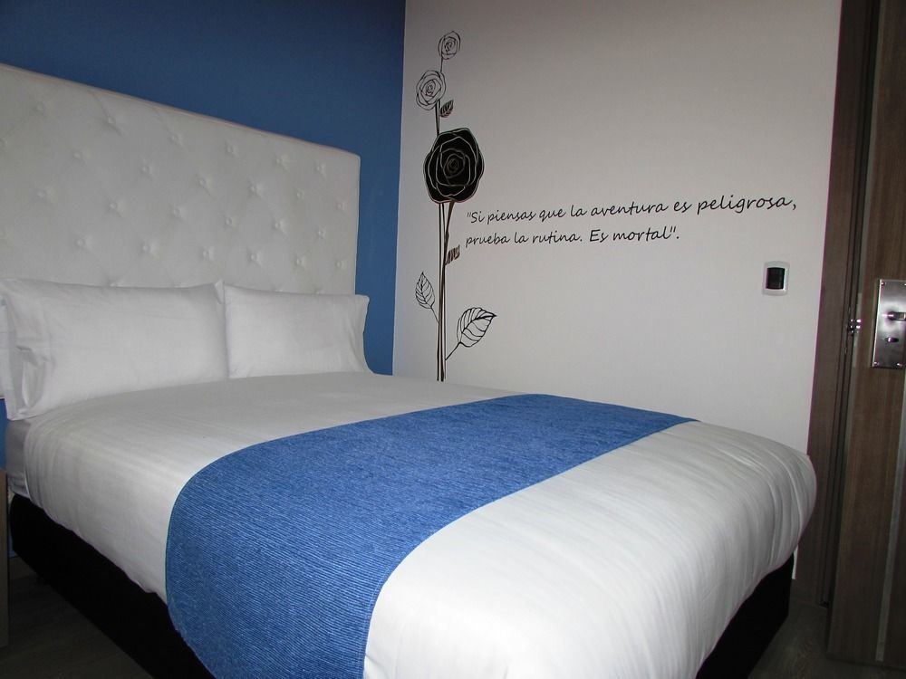 Aw Hotel Plaza Miranda Bogotá Exteriör bild