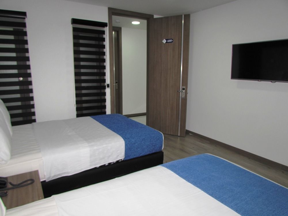 Aw Hotel Plaza Miranda Bogotá Exteriör bild